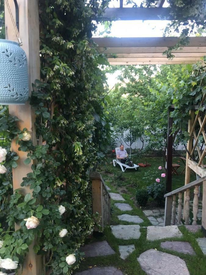 Отель My Garden Тбилиси Экстерьер фото