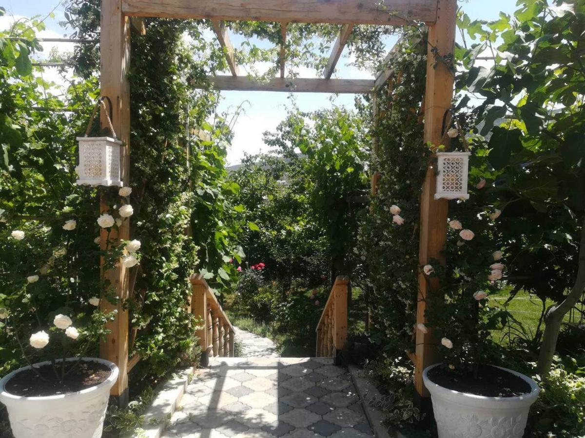 Отель My Garden Тбилиси Экстерьер фото